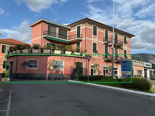 locale commerciale in affitto a Chiavari