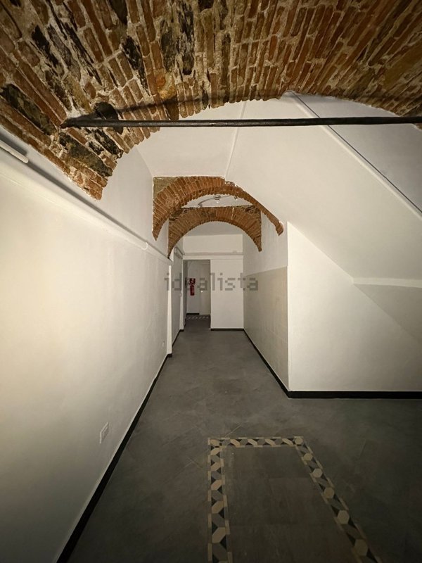 locale commerciale in affitto a Chiavari