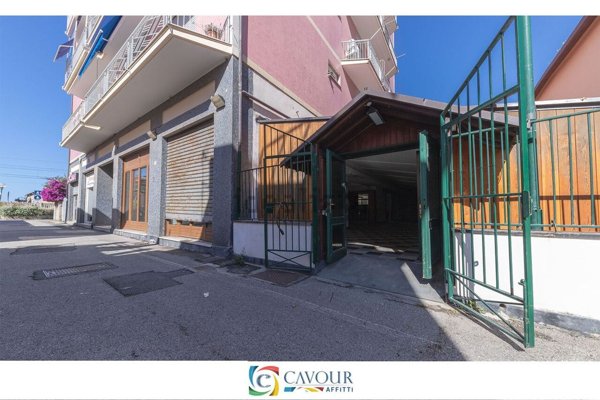 locale commerciale in affitto a Chiavari