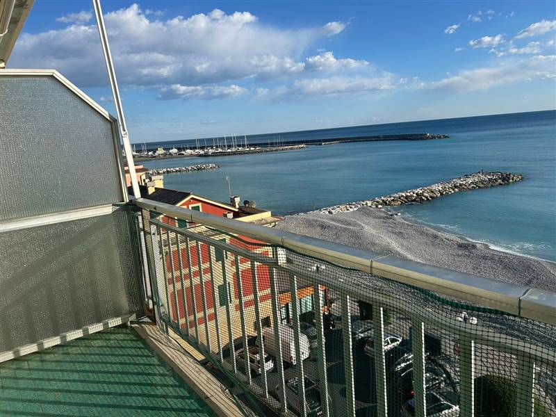 appartamento in affitto a Chiavari in zona Entella