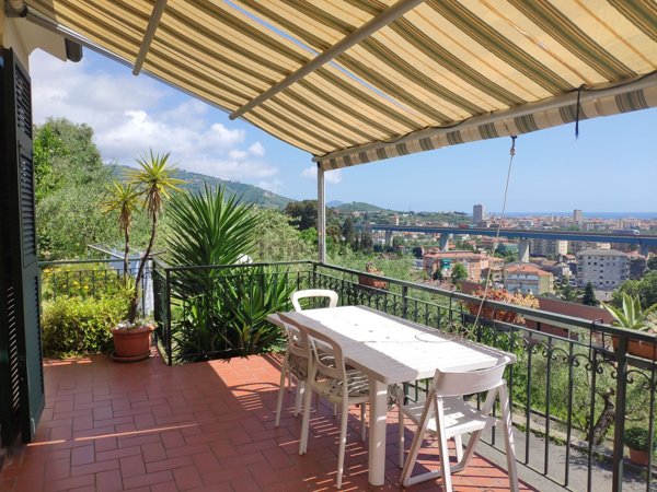 appartamento in affitto a Chiavari in zona Caperana