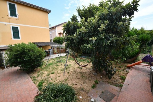 quadrivano in affitto a Chiavari in zona Caperana
