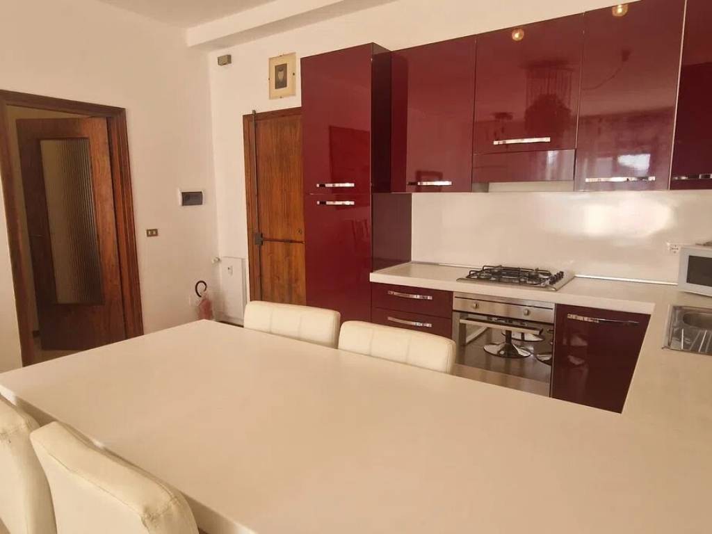 appartamento in affitto a Chiavari in zona Entella
