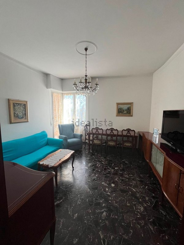 appartamento in affitto a Chiavari in zona Entella