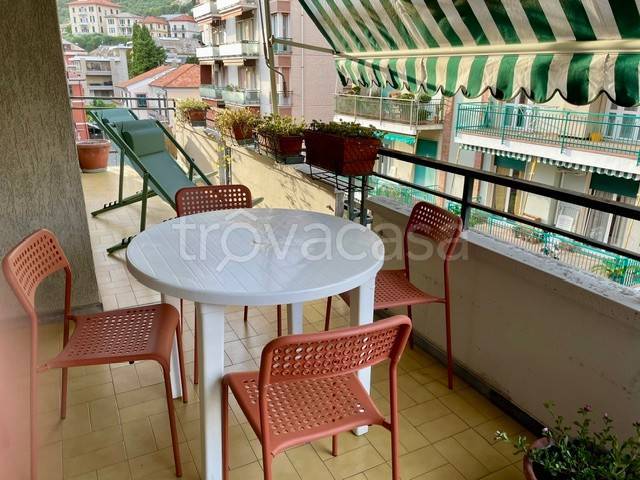 appartamento in affitto a Chiavari in zona Entella