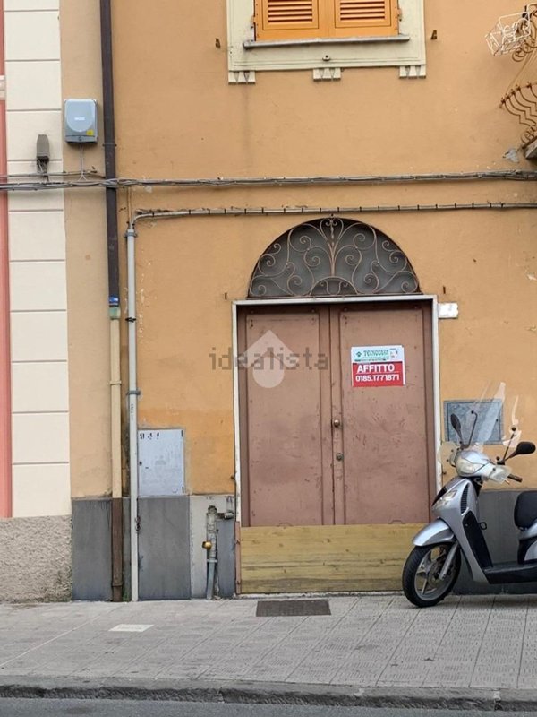 locale commerciale in affitto a Chiavari in zona Entella