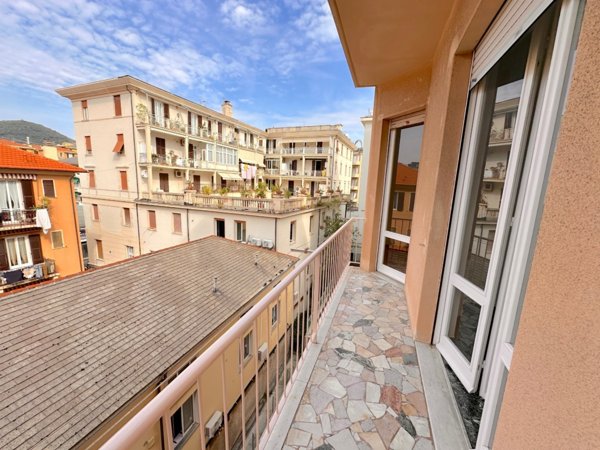 appartamento in affitto a Chiavari in zona Entella