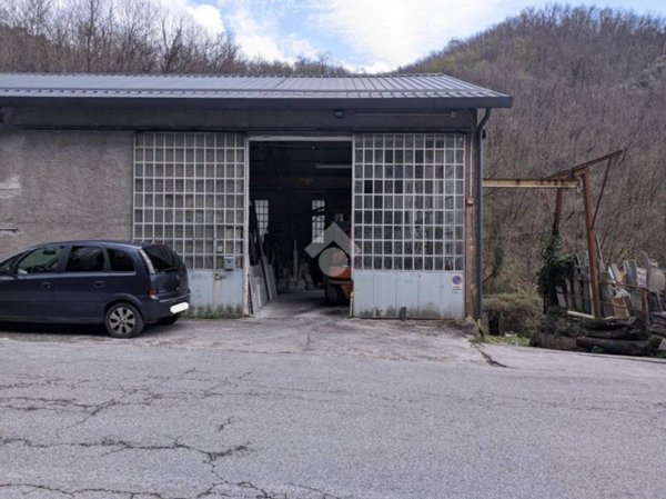 locale commerciale in affitto a Cicagna in zona Pianezza