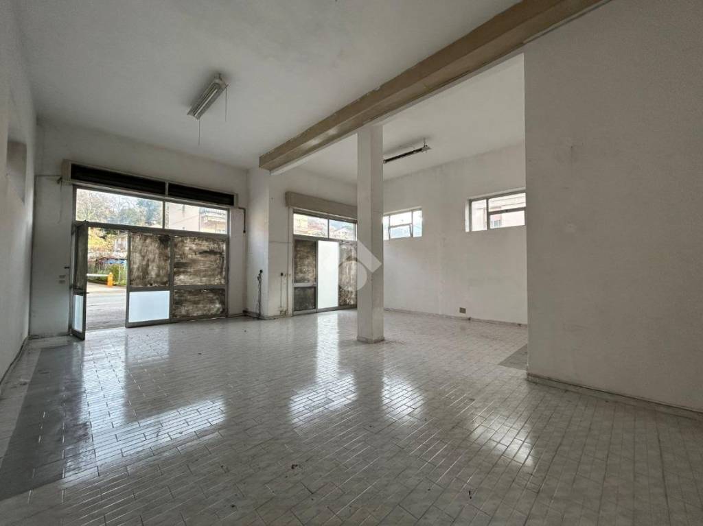 locale commerciale in affitto a Cicagna