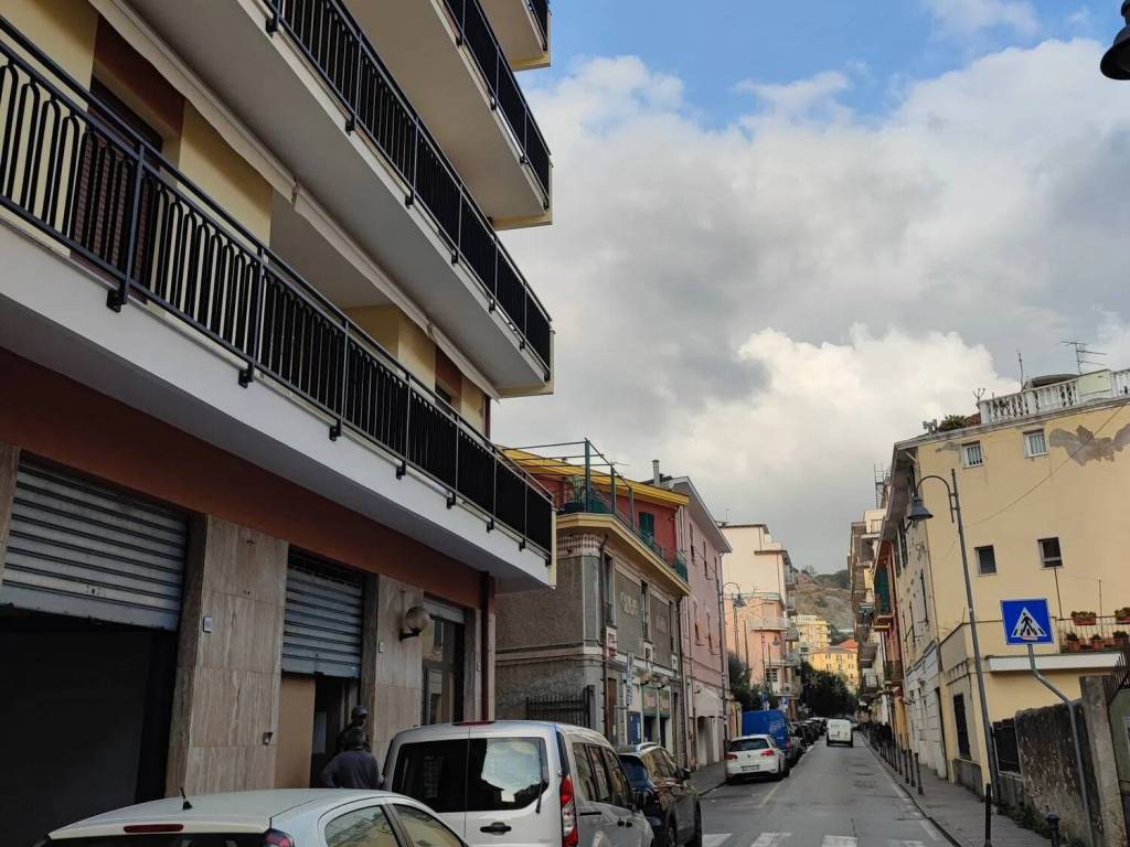 negozio in affitto a Cogoleto
