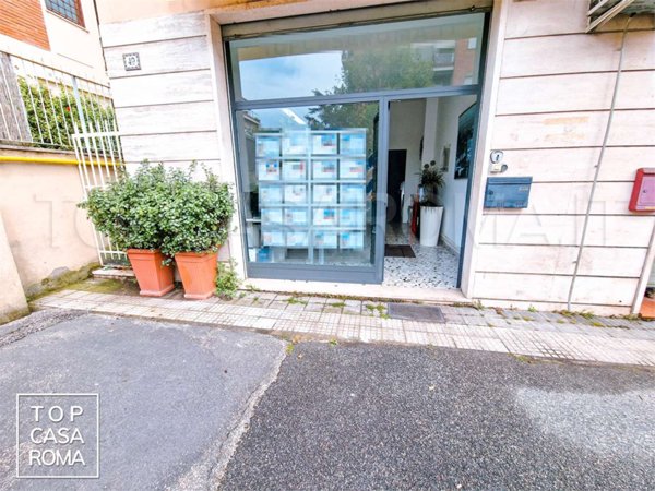 locale commerciale in affitto a Cogoleto