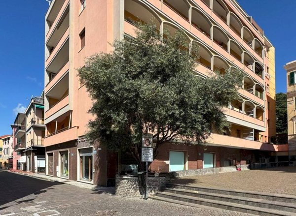 locale commerciale in affitto a Cogoleto