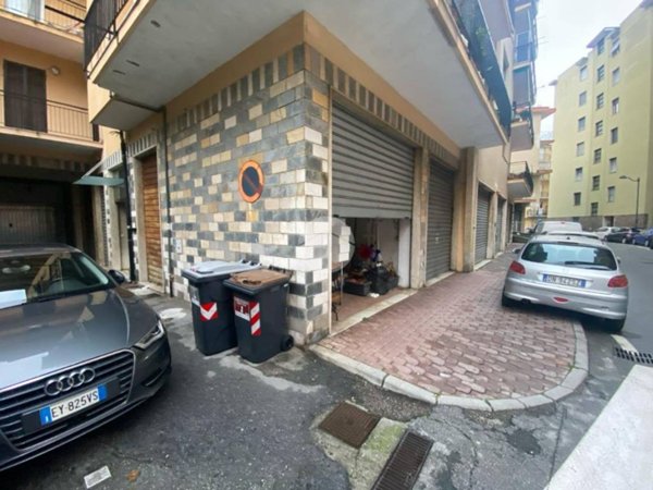 negozio in affitto a Cogoleto