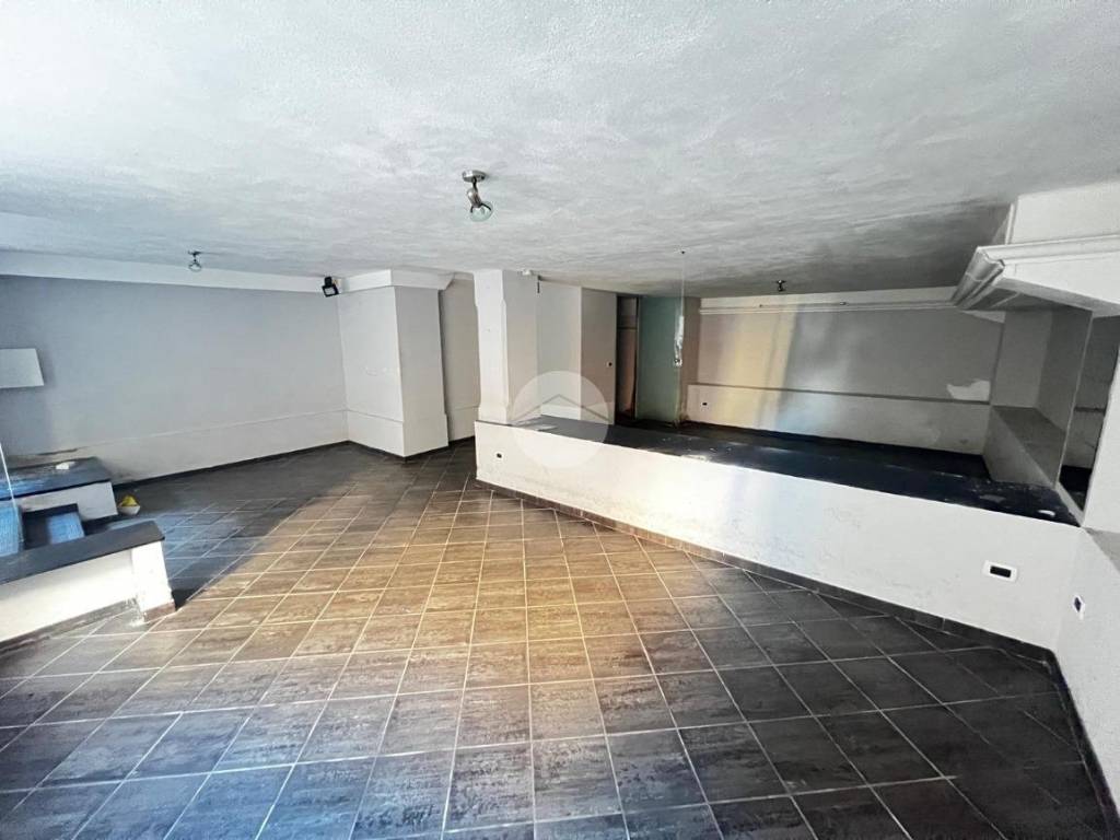 negozio in affitto a Cogoleto