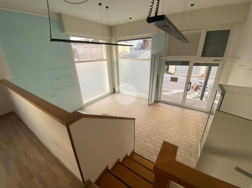 negozio in affitto a Cogoleto