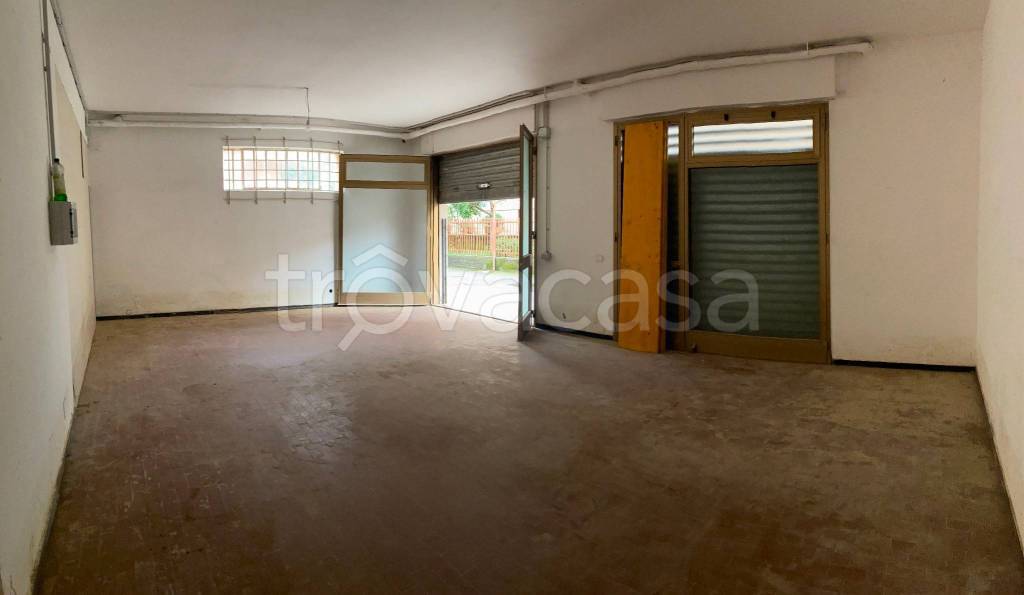 locale commerciale in affitto a Cogorno in zona San Salvatore