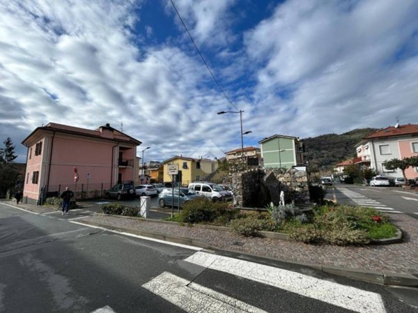 negozio in affitto a Cogorno in zona San Salvatore