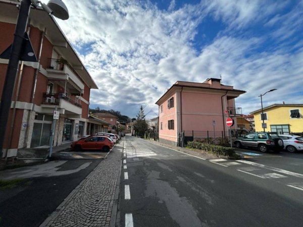 negozio in affitto a Cogorno in zona San Salvatore