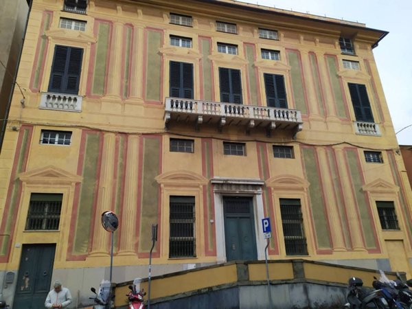 intera palazzina in affitto a Genova in zona Sampierdarena
