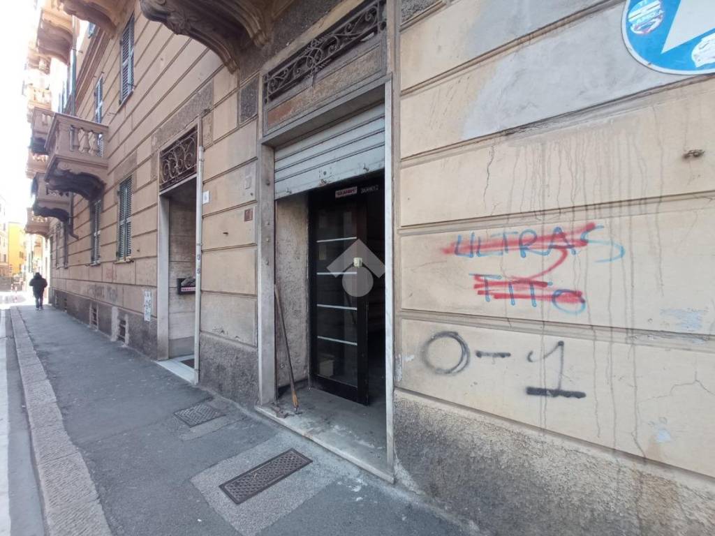 negozio in affitto a Genova in zona Sestri Ponente