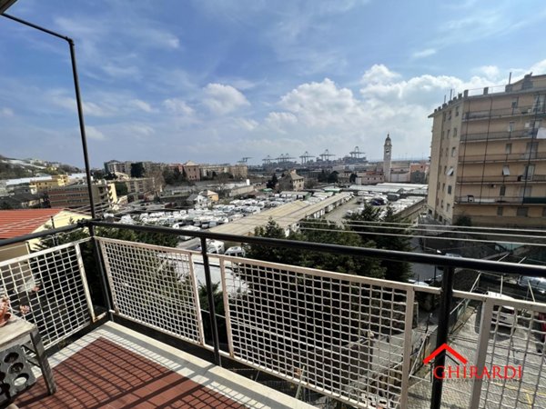 appartamento in affitto a Genova in zona Palmaro / Pra'