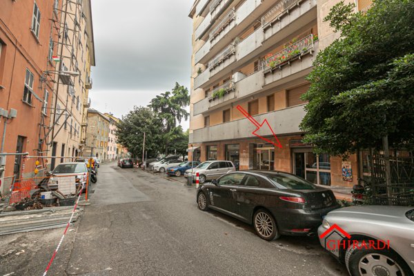 locale commerciale in affitto a Genova in zona Sestri Ponente