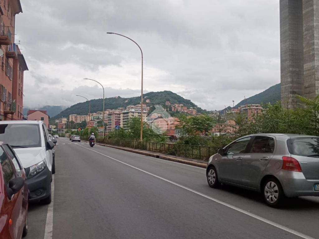 negozio in affitto a Genova in zona Marassi