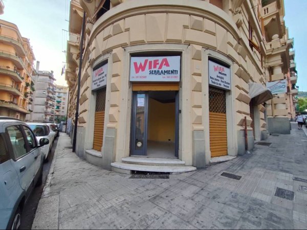 negozio in affitto a Genova in zona Borzoli