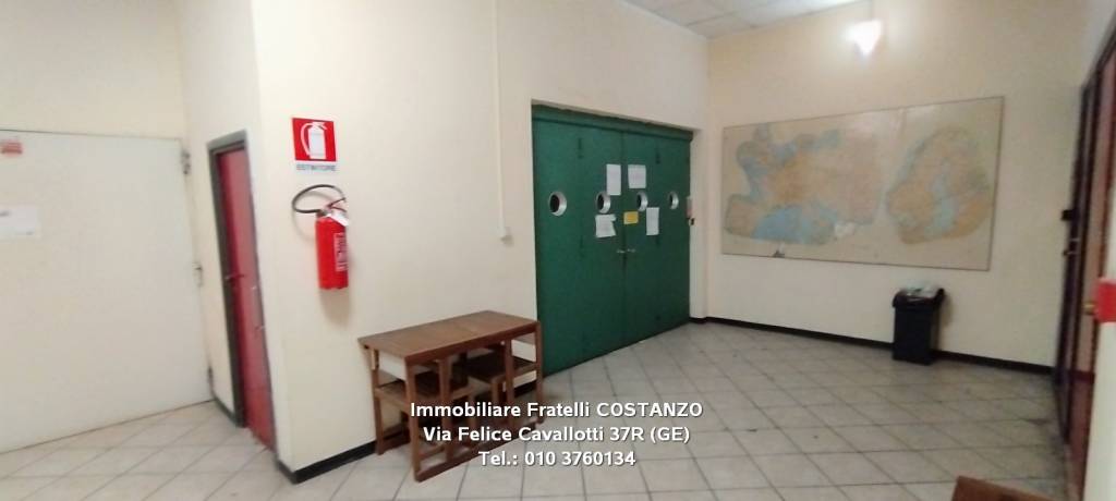 locale di sgombero in affitto a Genova in zona Sturla