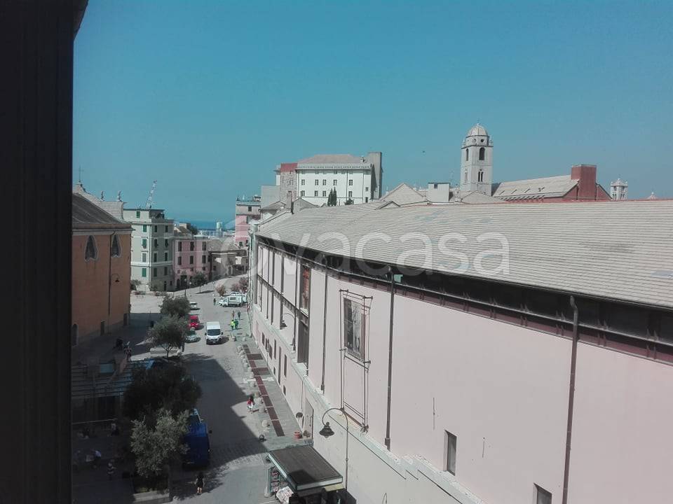appartamento in affitto a Genova in zona Sottoripa / Maddalena / Molo