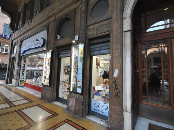 negozio in affitto a Genova in zona San Vincenzo