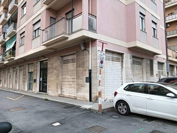 negozio in affitto a Genova in zona Borzoli
