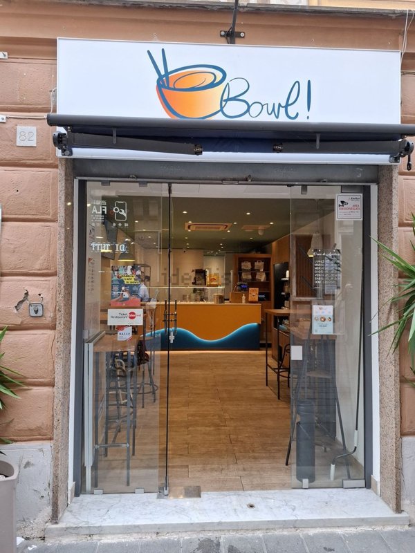 locale commerciale in affitto a Genova in zona Sestri Ponente