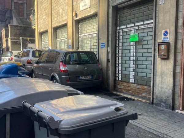 negozio in affitto a Genova in zona Lagaccio / Granarolo