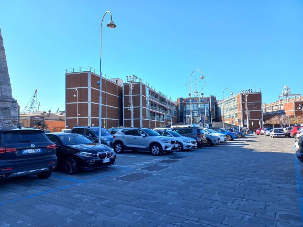 appartamento in affitto a Genova in zona Sottoripa / Maddalena / Molo