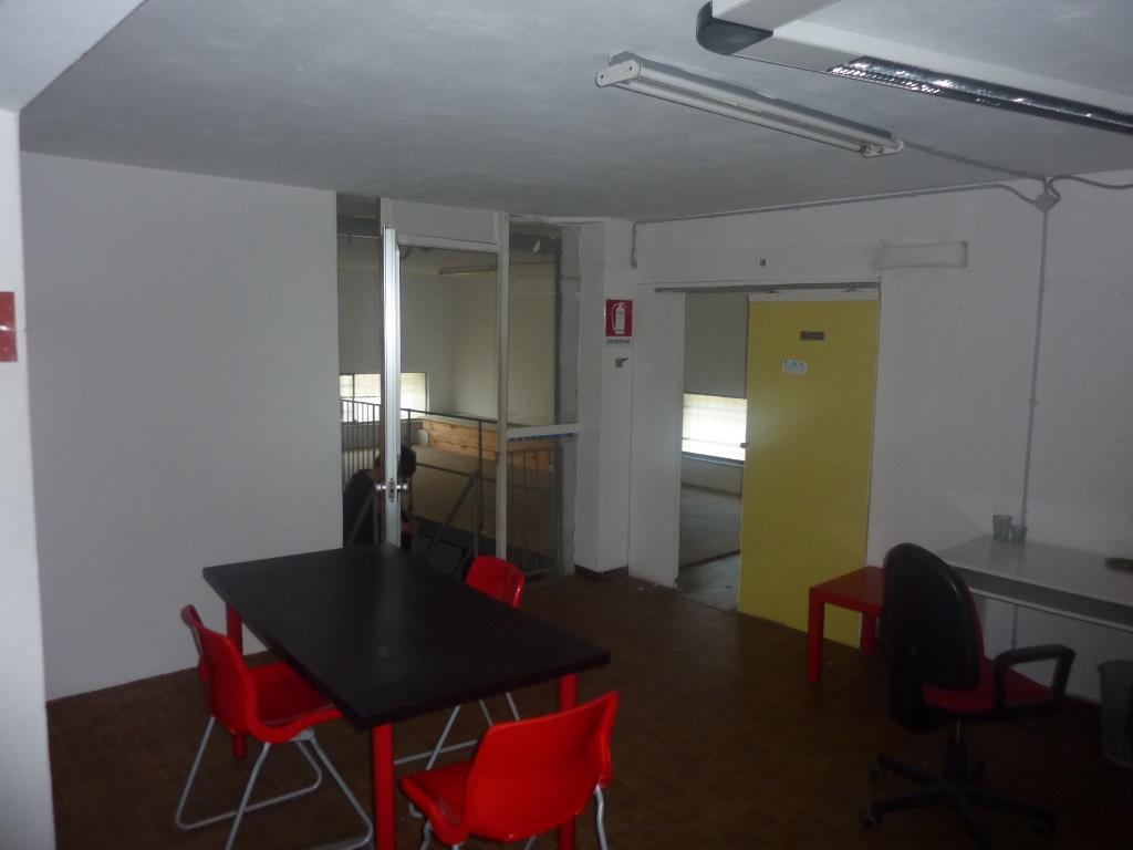 locale commerciale in affitto a Genova in zona Sturla