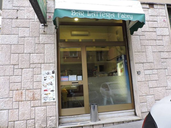 negozio in affitto a Genova in zona Sampierdarena