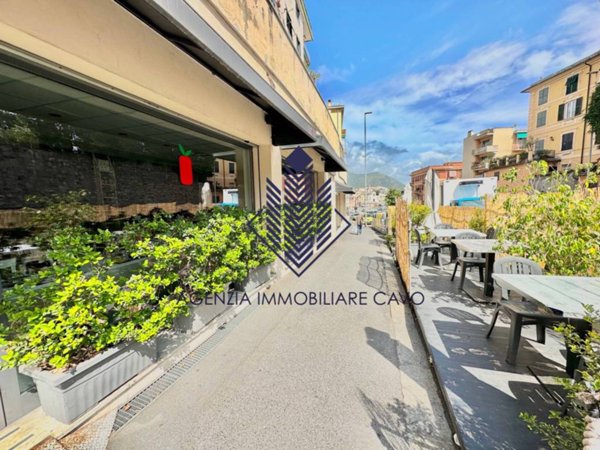 quadrivano in affitto a Genova in zona Sturla