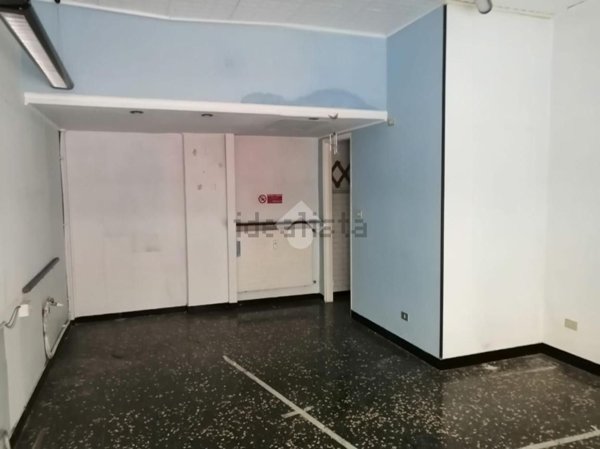negozio in affitto a Genova in zona Struppa