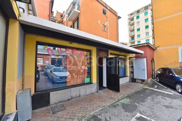 negozio in affitto a Genova in zona Sestri Ponente