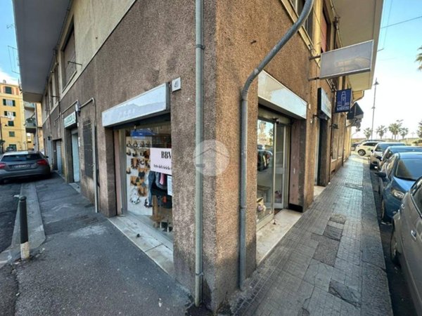 negozio in affitto a Genova in zona Pegli