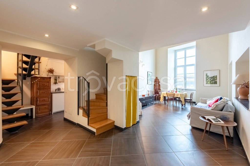 appartamento in affitto a Genova in zona Sottoripa / Maddalena / Molo