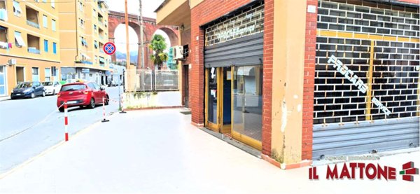 locale commerciale in affitto a Genova in zona Pontedecimo