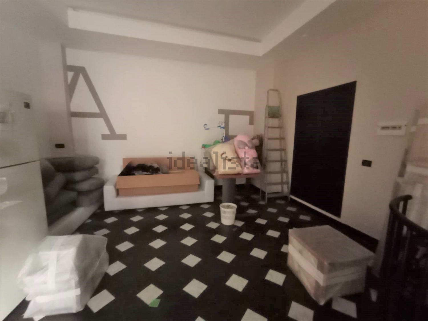 negozio in affitto a Genova in zona Sampierdarena