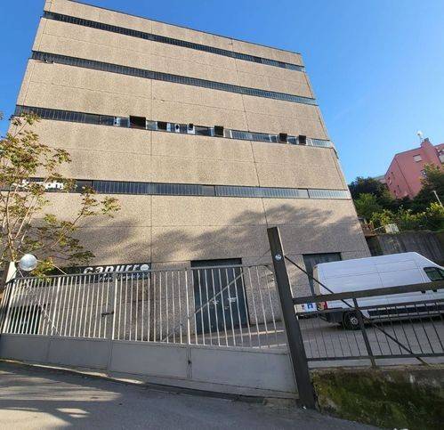locale commerciale in affitto a Genova in zona Molassana