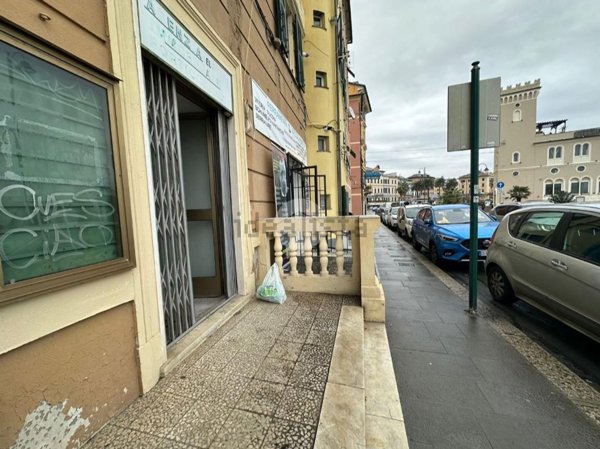 negozio in affitto a Genova in zona Pegli