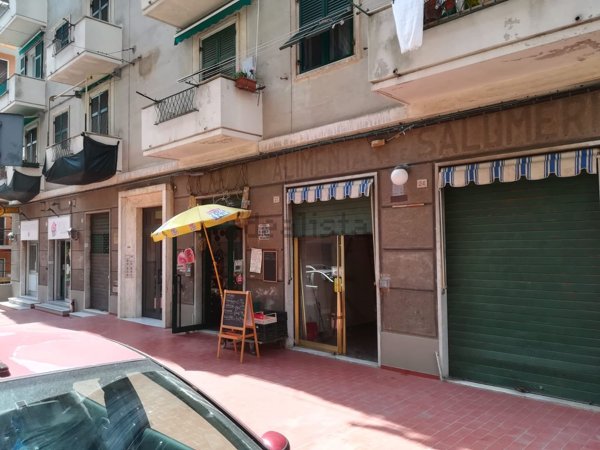 locale commerciale in affitto a Genova in zona Pegli