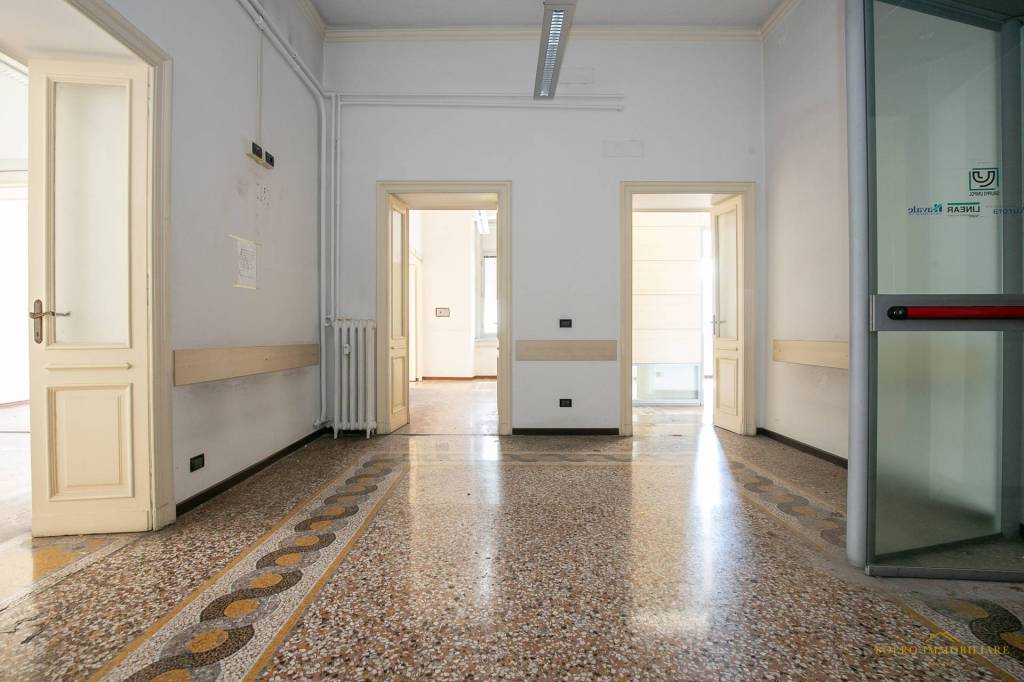 ufficio in affitto a Genova in zona San Vincenzo