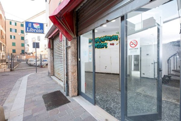 locale commerciale in affitto a Genova in zona Bolzaneto