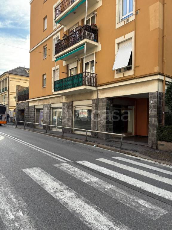 negozio in affitto a Genova in zona San Martino